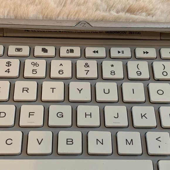 ZAGG Book Keyboard and Case‎ for iPad mini 2 or 3 White Silver - Picture 4 of 13